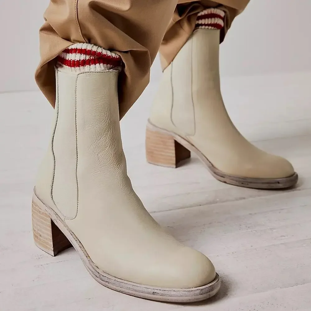 Free People Essential Chelsea Boots Chalk Ivory size 39.5 NEW